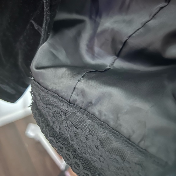 Eadie Bauer Velvet shell jacket Satin lining lace trim Silver hardware NWT - Picture 5 of 5